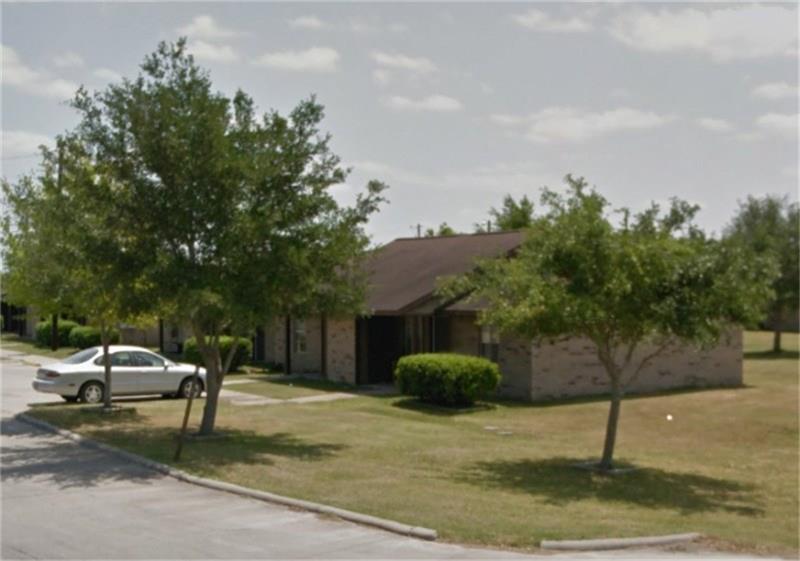 1200 North Goliad, Runge, TX 78151