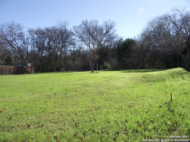 138 FOREST DR, Seguin, TX 78155