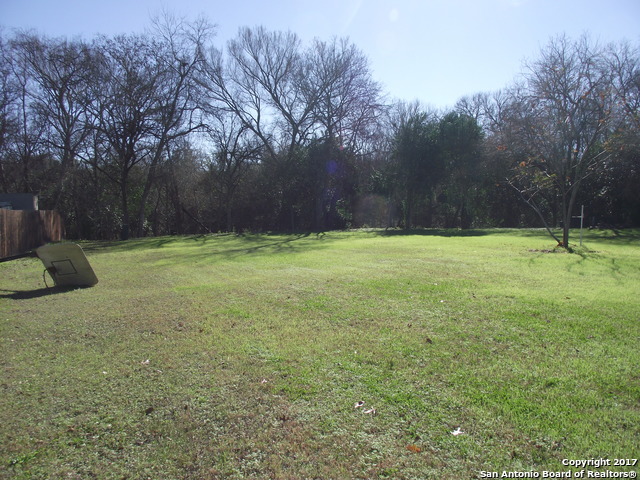 138 FOREST DR, Seguin, TX 78155