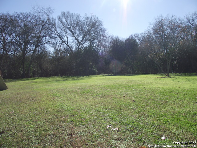 138 FOREST DR, Seguin, TX 78155