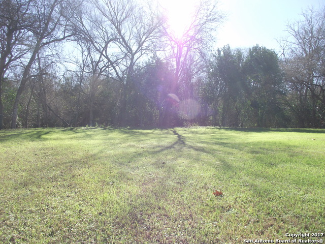 138 FOREST DR, Seguin, TX 78155