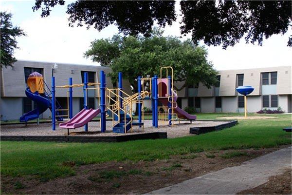 800 North 123 ByPass, Seguin, TX 78155