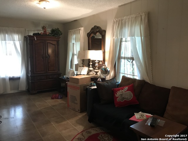 1213 Lee Hall, San Antonio, TX 78201