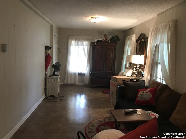 1213 Lee Hall, San Antonio, TX 78201