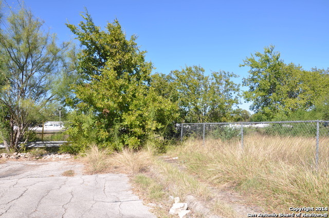 000 Barclay, San Antonio, TX 78207