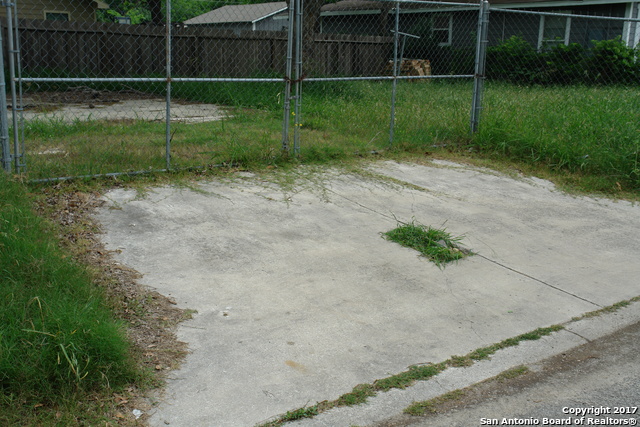 639 ELKS DR, San Antonio, TX 78221