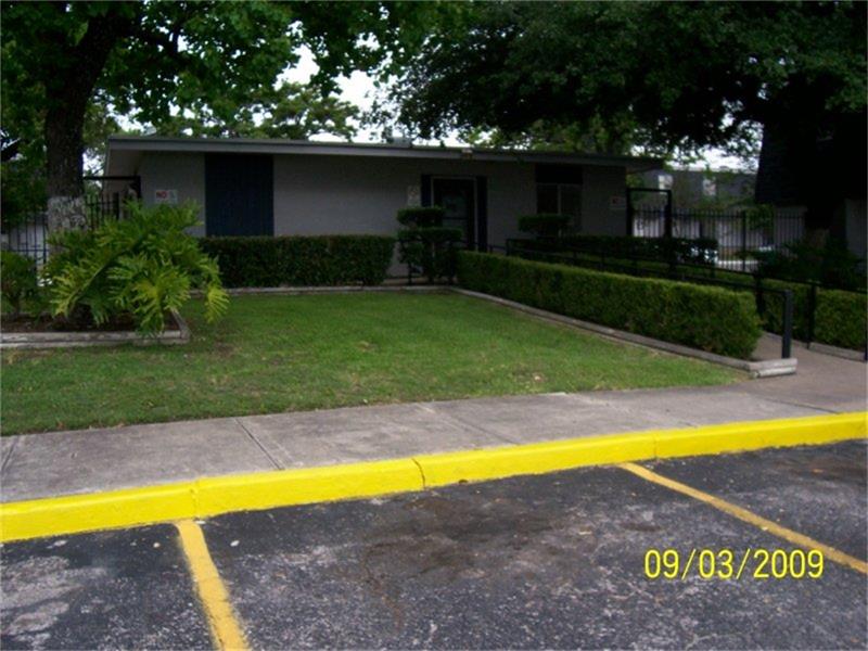 537 N General Mcmullen Drive, San Antonio, TX 78228