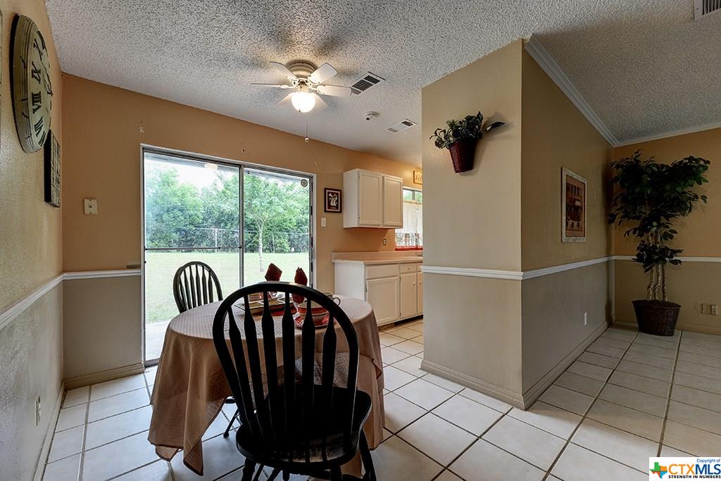 12213 Valley Oak Street, Live Oak, TX 78233