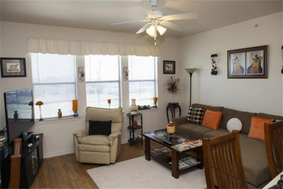 5121 N Foster Road, San Antonio, TX 78244