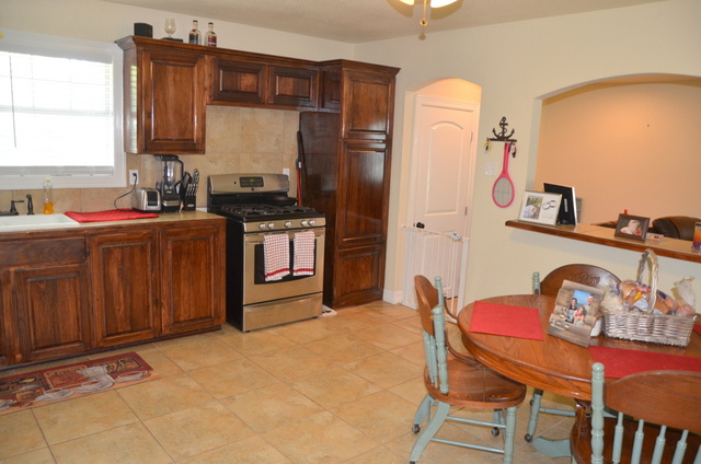 1611 E Johnston Circle, Kingsville, TX 78363