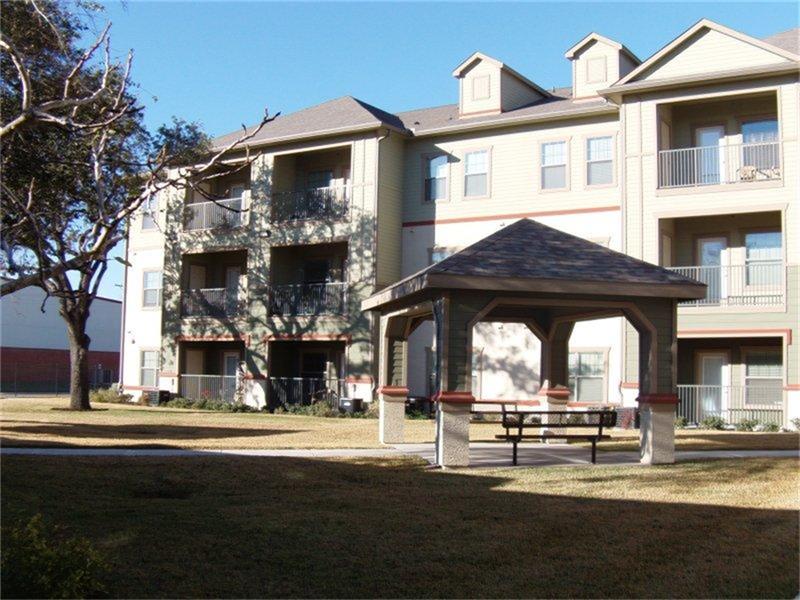 200 W Yoakum Avenue, Kingsville, TX 78363