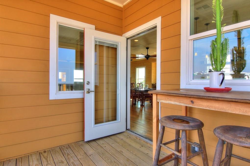 134 Mustang Island Estates Dr, Port Aransas, TX 78373