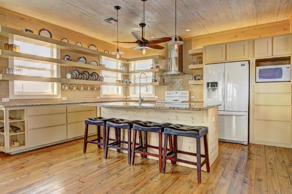 134 Mustang Island Estates Dr, Port Aransas, TX 78373