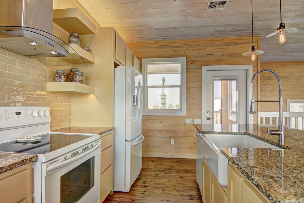 134 Mustang Island Estates Dr, Port Aransas, TX 78373