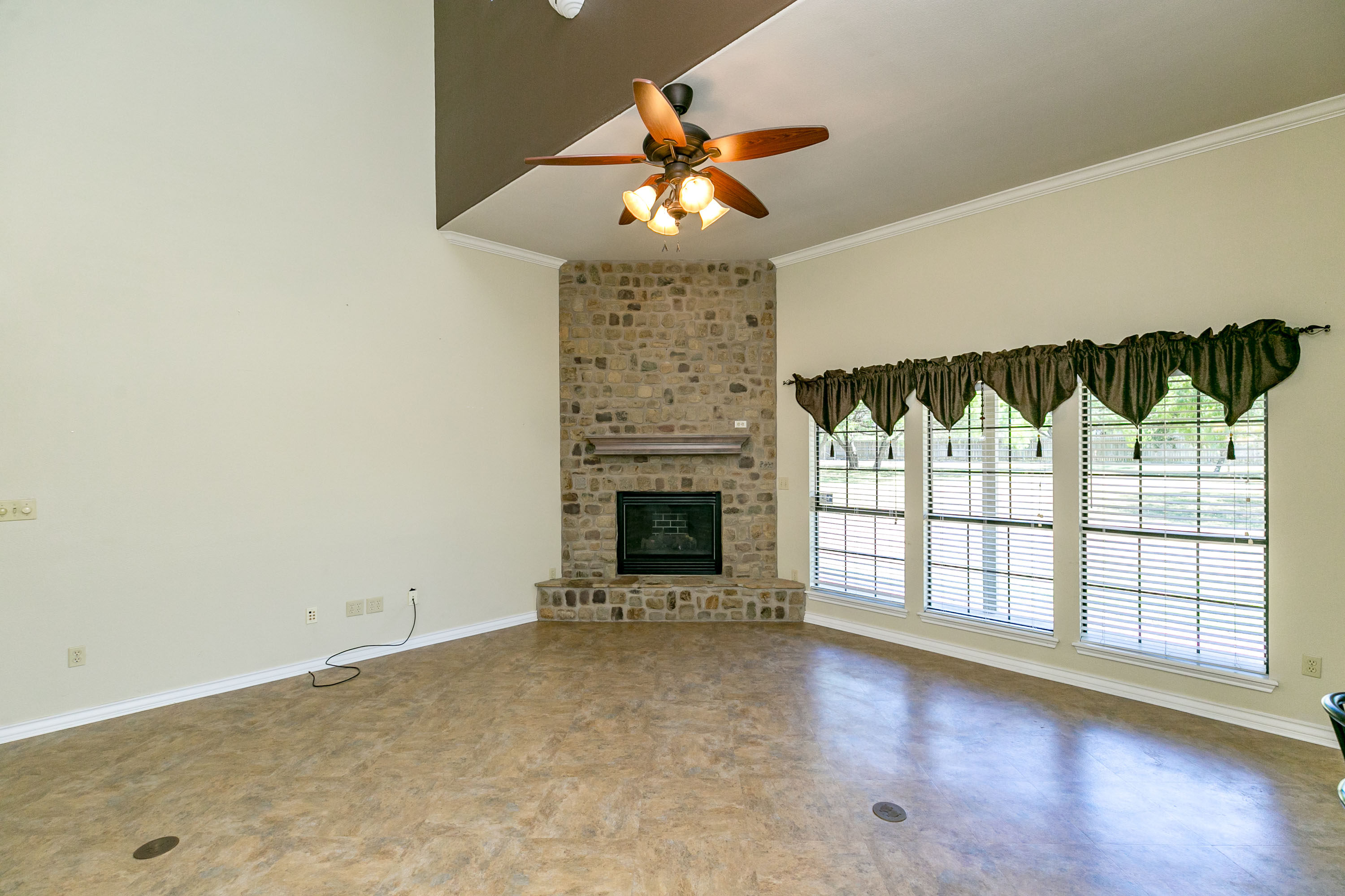 3971 REAGAN, Robstown, TX 78380