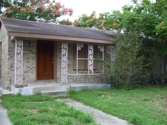1809 Hillcrest Apt 205