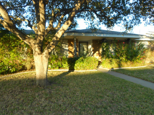 201-205 Miramar Dr