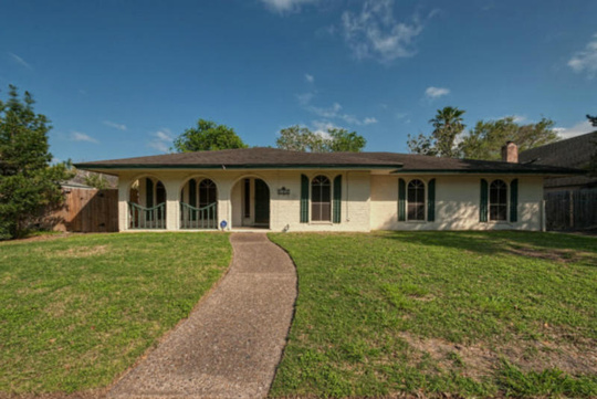 2513 Bayhouse