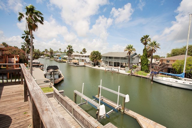 9 Luau, Rockport, TX 78382
