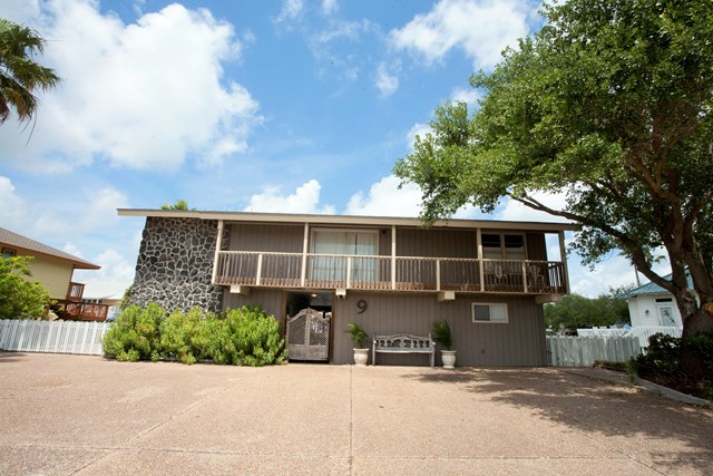 9 Luau, Rockport, TX 78382