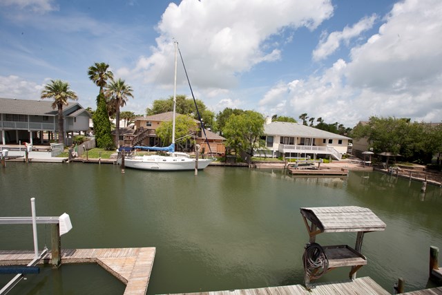 9 Luau, Rockport, TX 78382