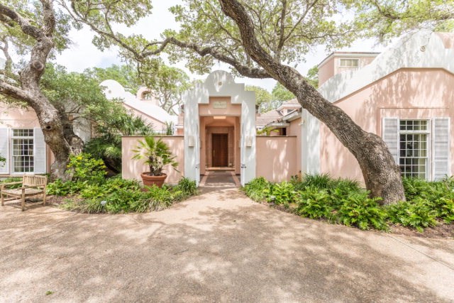 2114 Lakeview Dr, Rockport, TX 78382