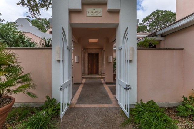 2114 Lakeview Dr, Rockport, TX 78382
