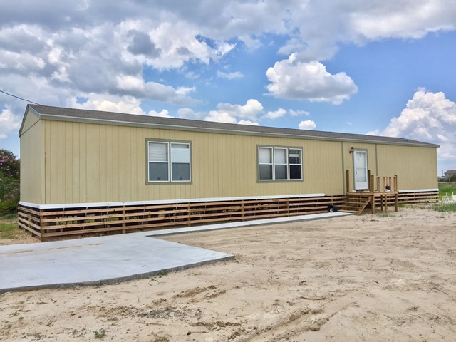 1945 S Doughty, Rockport, TX 78382