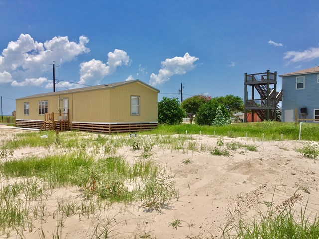 1945 S Doughty, Rockport, TX 78382
