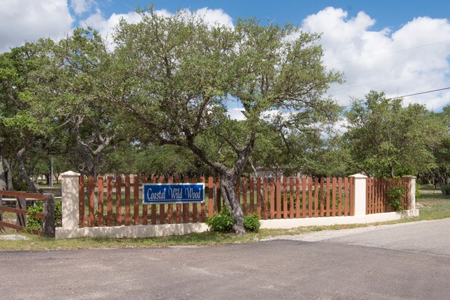 277 Coastal Wildwood Dr, Rockport, TX 78382