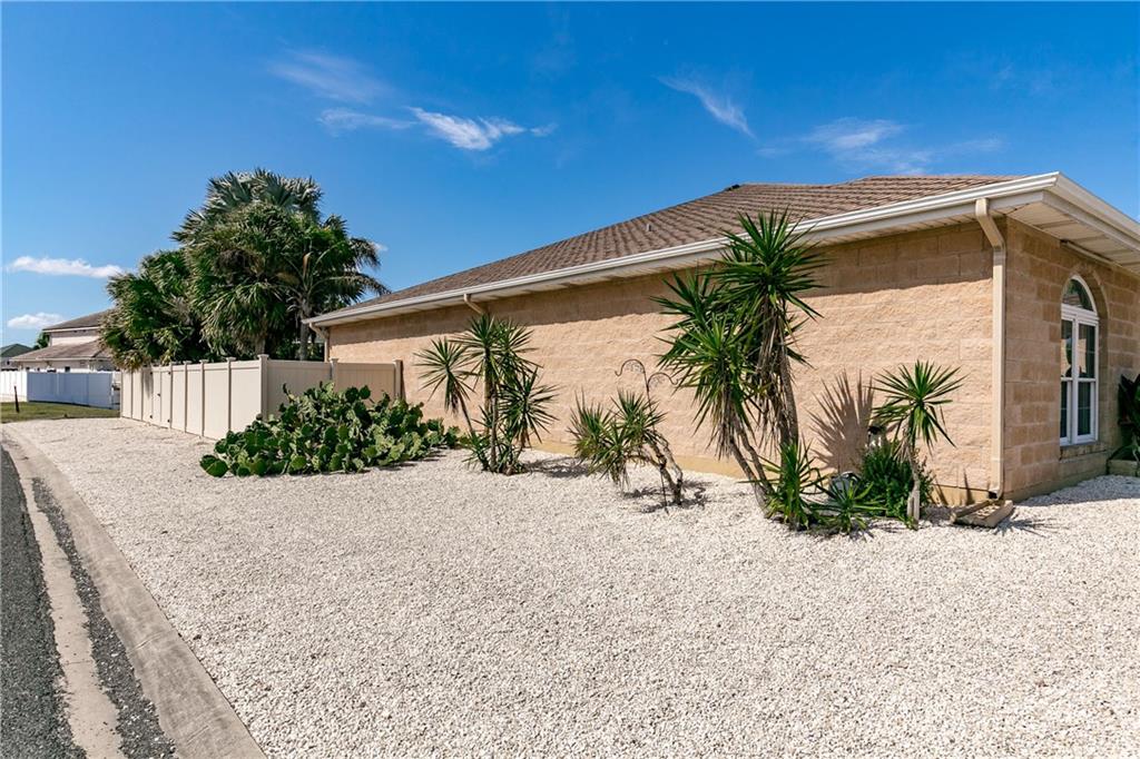 14102 Palo Seco Dr, Corpus Christi, TX 78418
