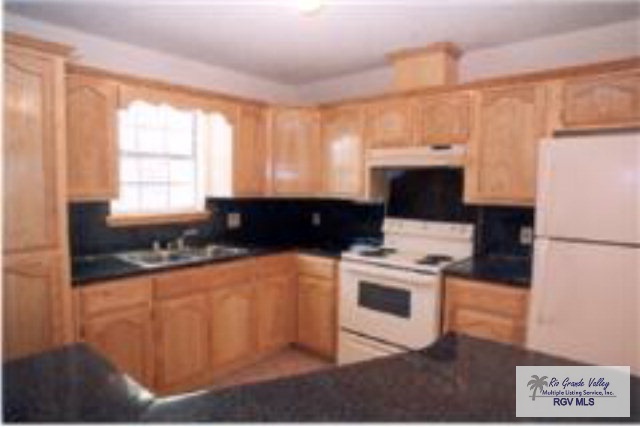 2009 NEW COMBES HWY, Harlingen, TX 78550