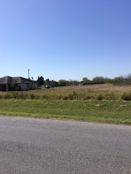 7 Ted Hunt Drive, Bayview, TX 78566