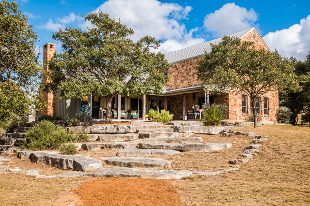 745 Cowgirl Ranch Rd, Fredericksburg, TX 78624