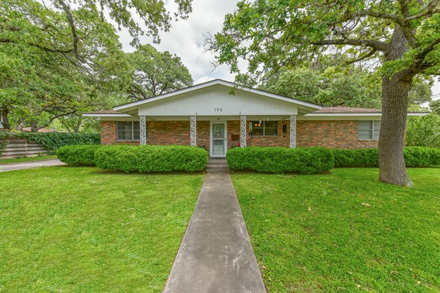705 Milam St, Fredericksburg, TX 78624