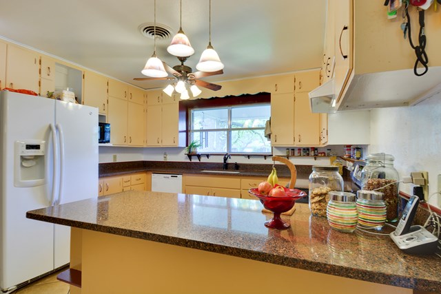 705 Milam St, Fredericksburg, TX 78624