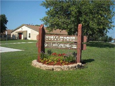 1701-02 Waco Street, Gonzales, TX 78629