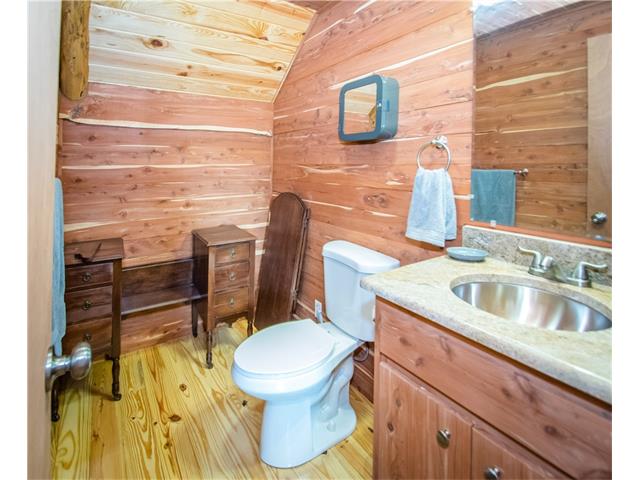 332 County Rd 446, Waelder, TX 78632