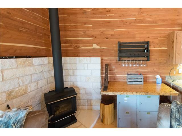 332 County Rd 446, Waelder, TX 78632