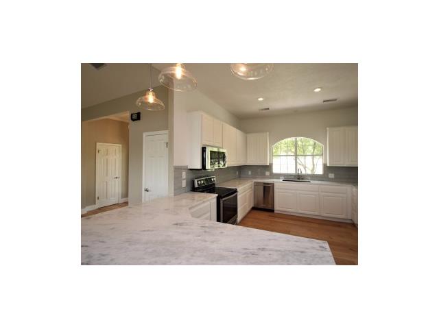 125 Stageline DR, Kyle, TX 78640