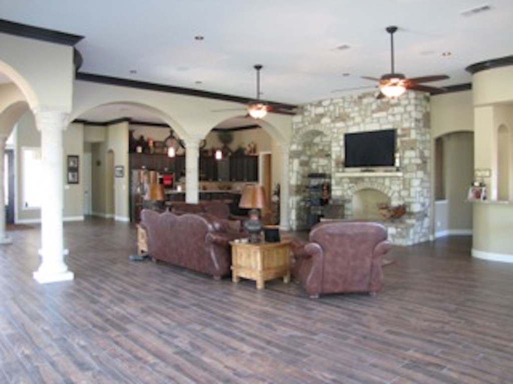 322 E Lakeshore, Sunrise Beach, TX 78643