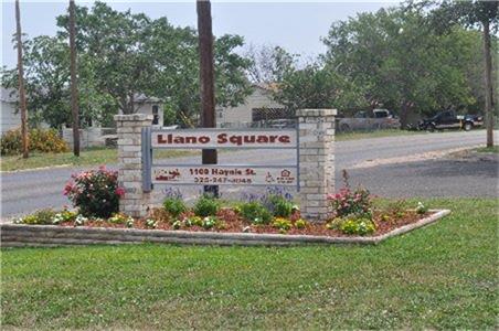 1100 Haynie, Llano, TX 78643