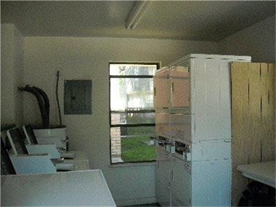 499 W San Antonio, Lockhart, TX 78644