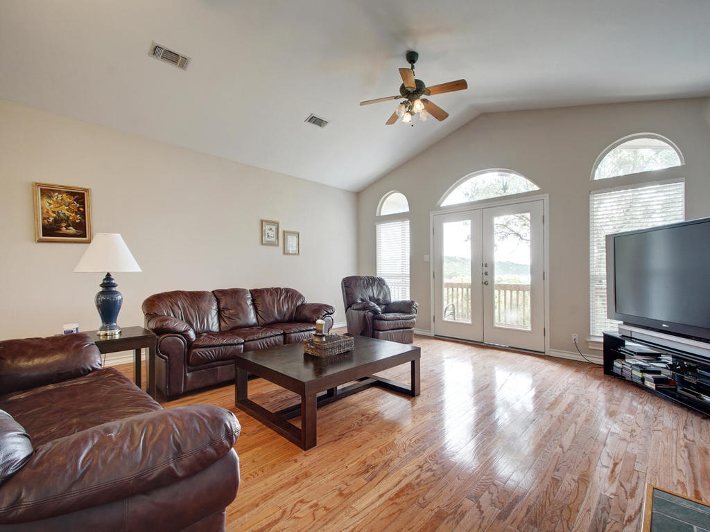 3159 Drapers Cove Rd, Lago Vista, TX 78645