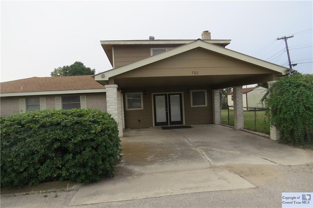 702 S Hackberry, Luling, TX 78648