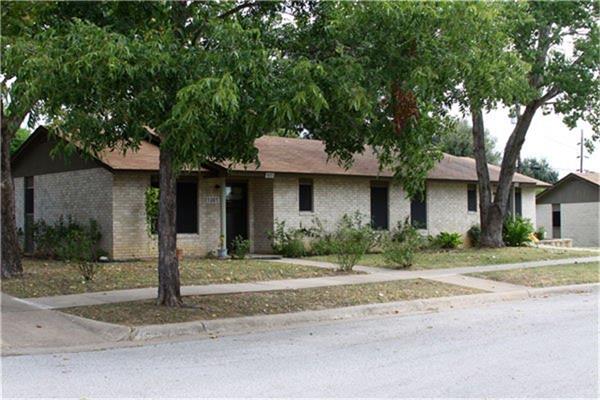 221 Peach Street, Luling, TX 78648