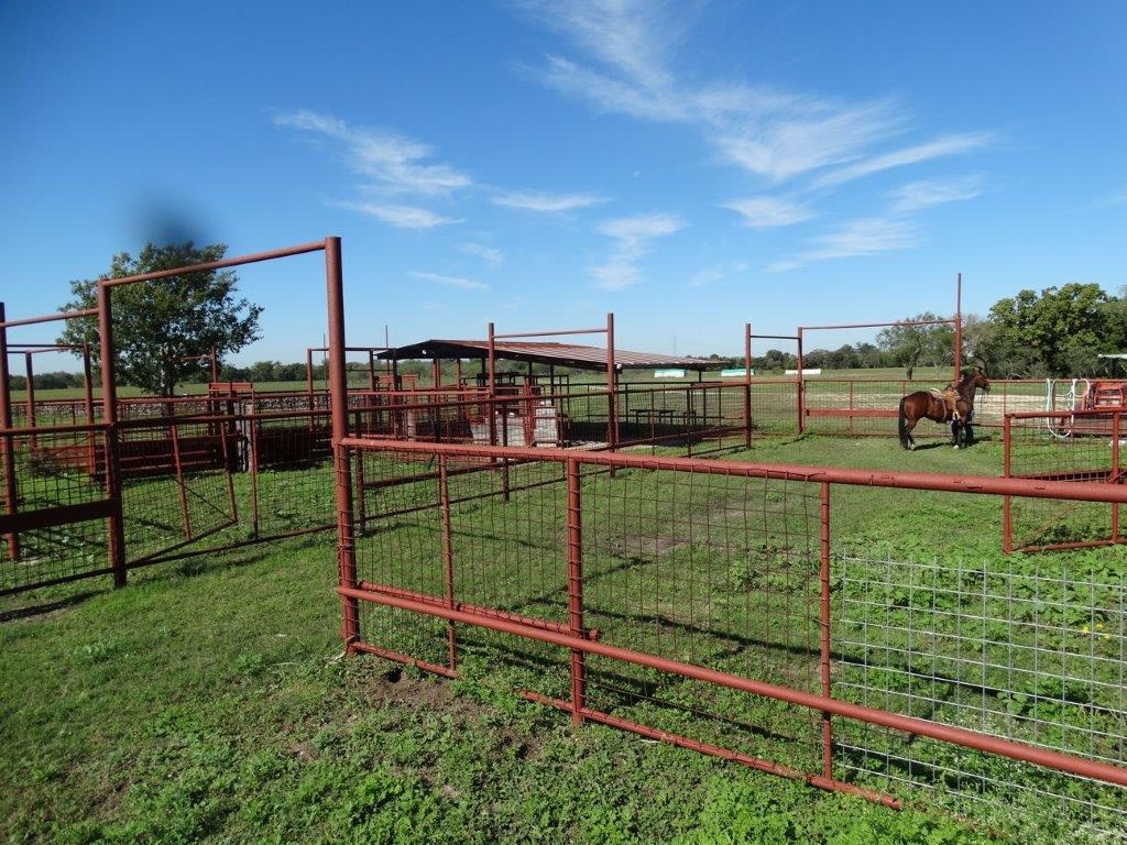 4194 SE River Rd, Martindale, TX 78655
