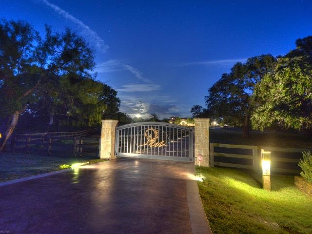 587 Overlook PKWY, Horseshoe Bay, TX 78657