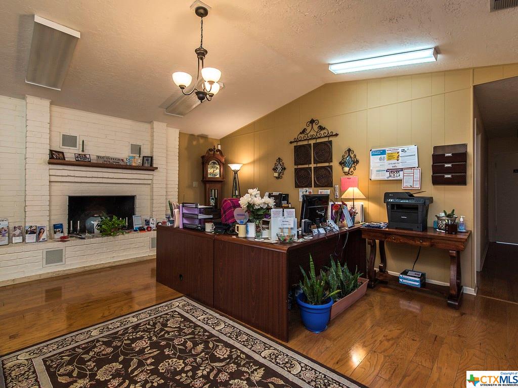 102 Suttles Avenue, San Marcos, TX 78666