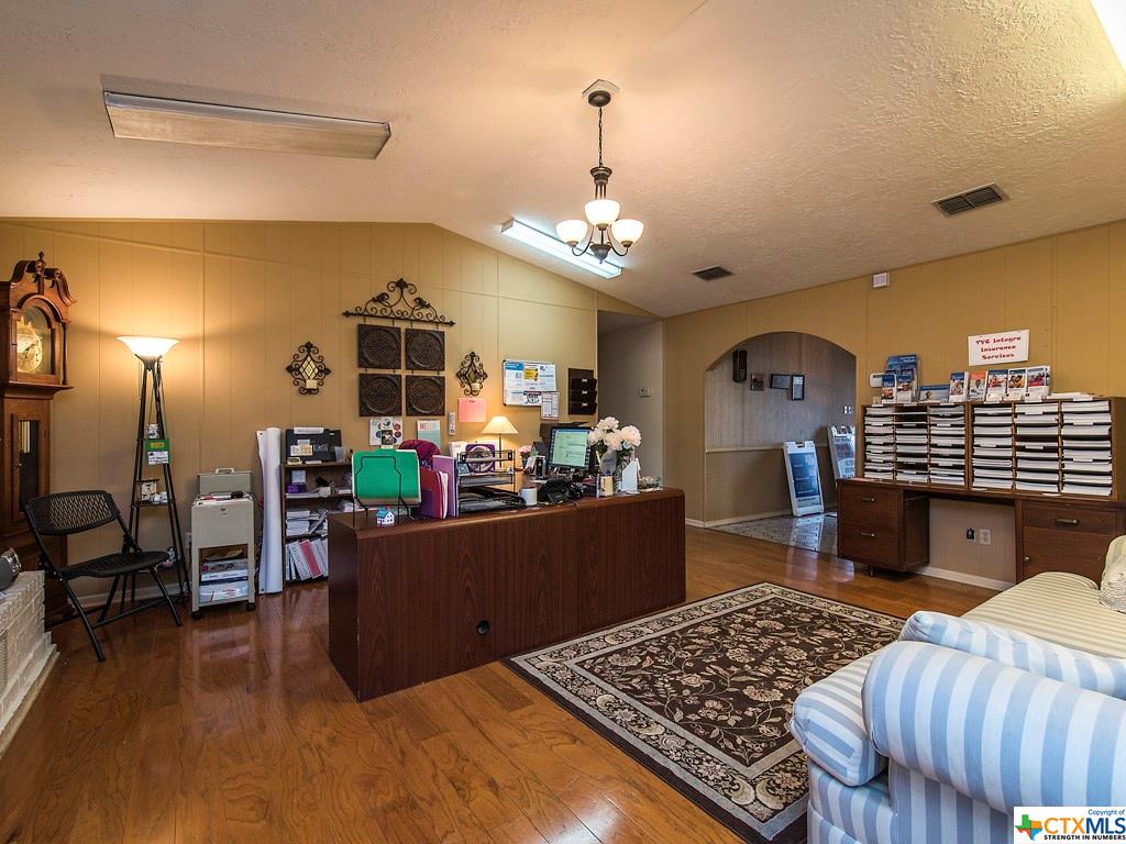 102 Suttles Avenue, San Marcos, TX 78666